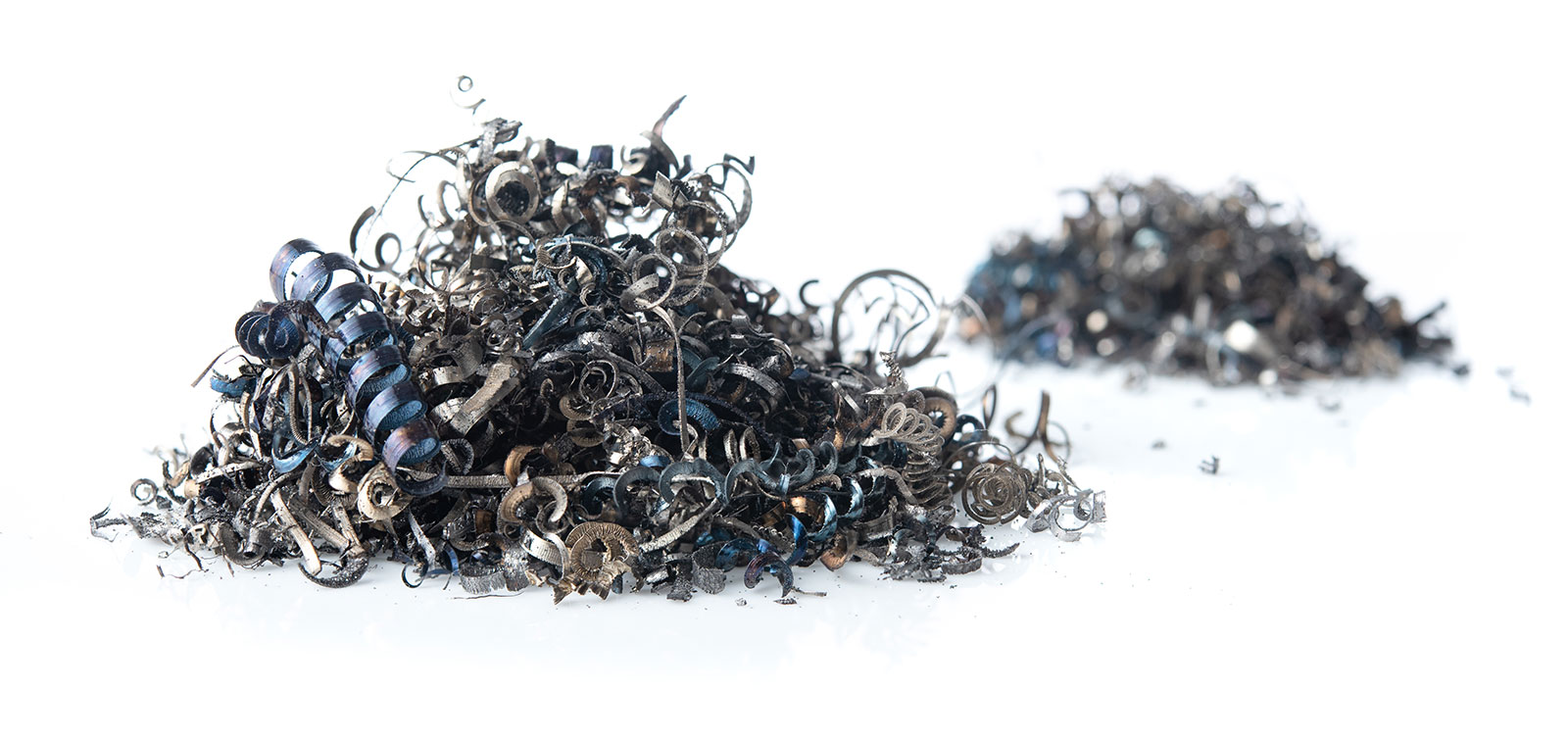 �����ӹ�����������Ч�ʵ���м���ͶԲ�